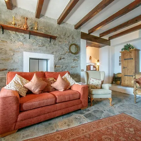 San Siro Sleeps 4 Apartment *